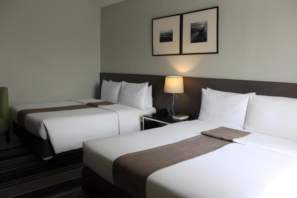 Sequoia Hotel Quezon City Zewnętrze zdjęcie