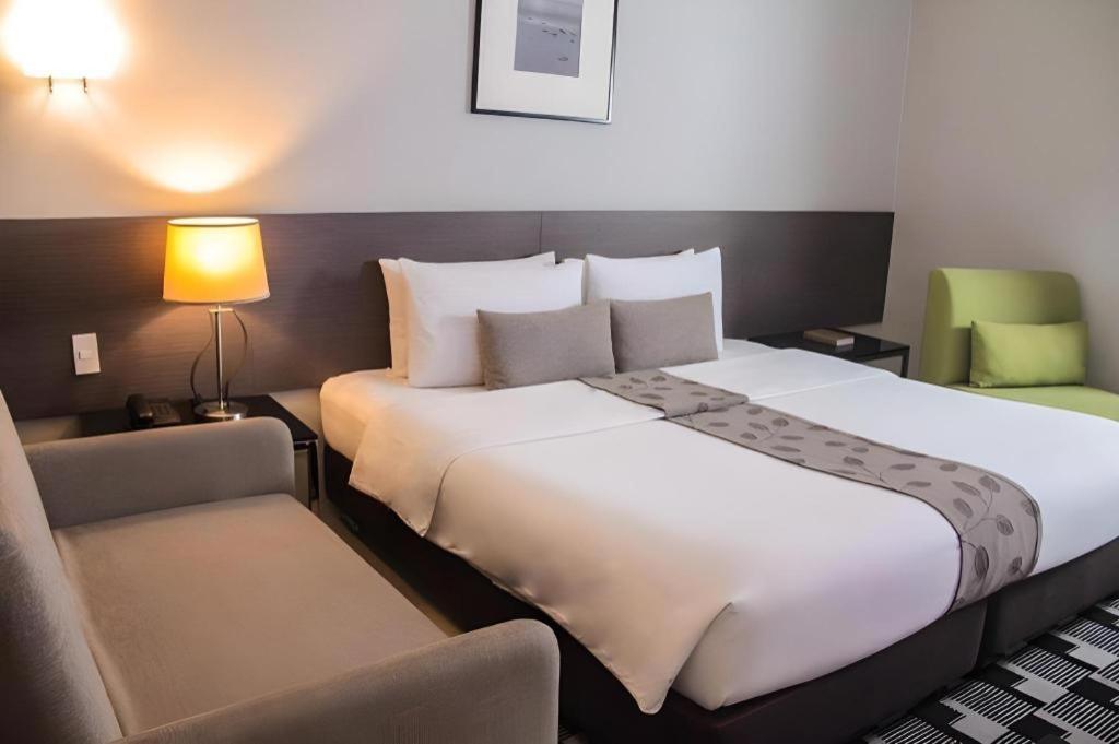 Sequoia Hotel Quezon City Zewnętrze zdjęcie