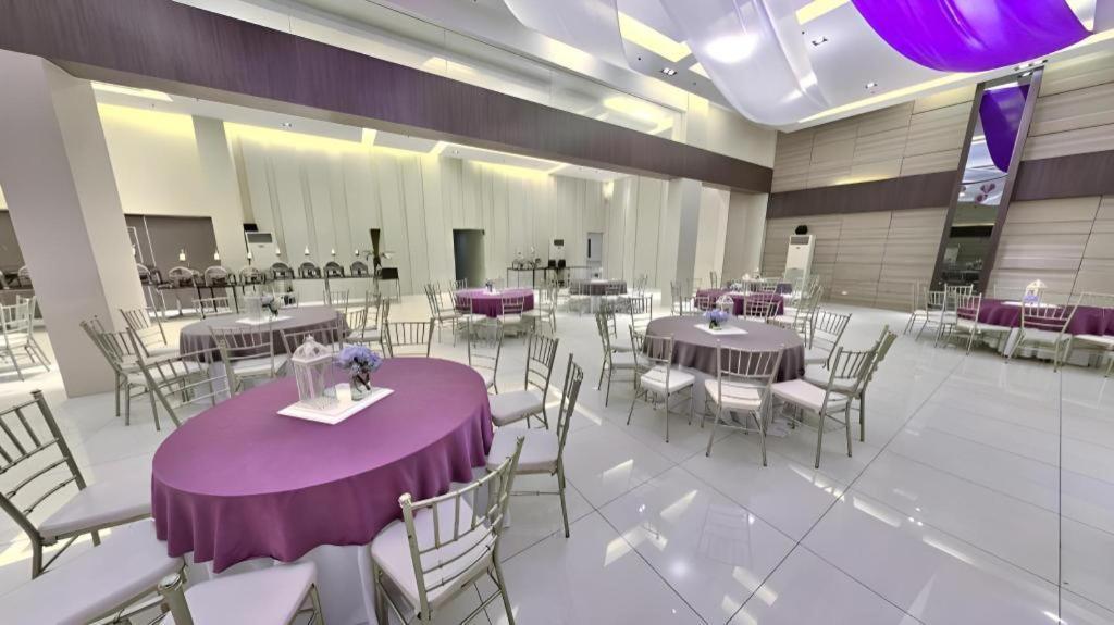 Sequoia Hotel Quezon City Zewnętrze zdjęcie