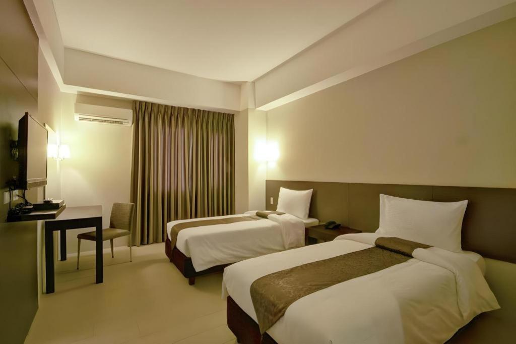 Sequoia Hotel Quezon City Zewnętrze zdjęcie