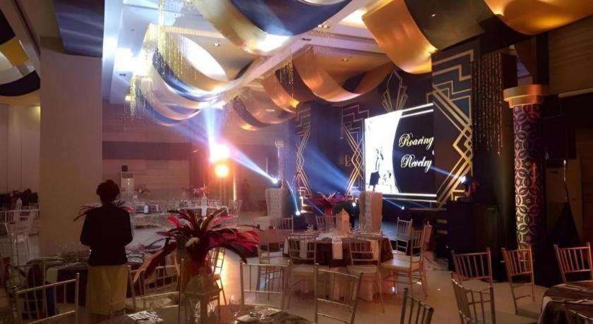 Sequoia Hotel Quezon City Zewnętrze zdjęcie