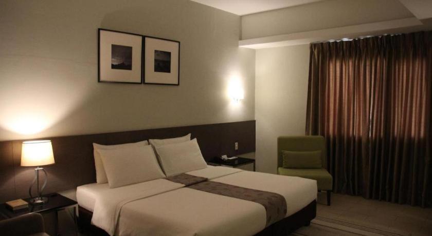 Sequoia Hotel Quezon City Zewnętrze zdjęcie
