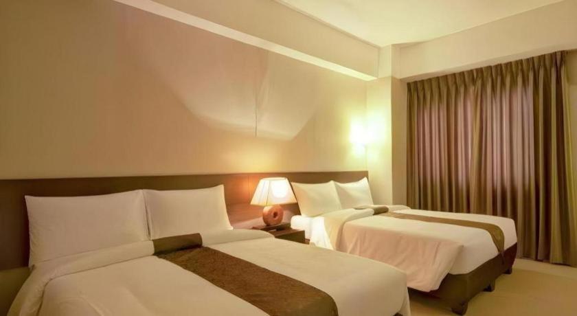 Sequoia Hotel Quezon City Zewnętrze zdjęcie